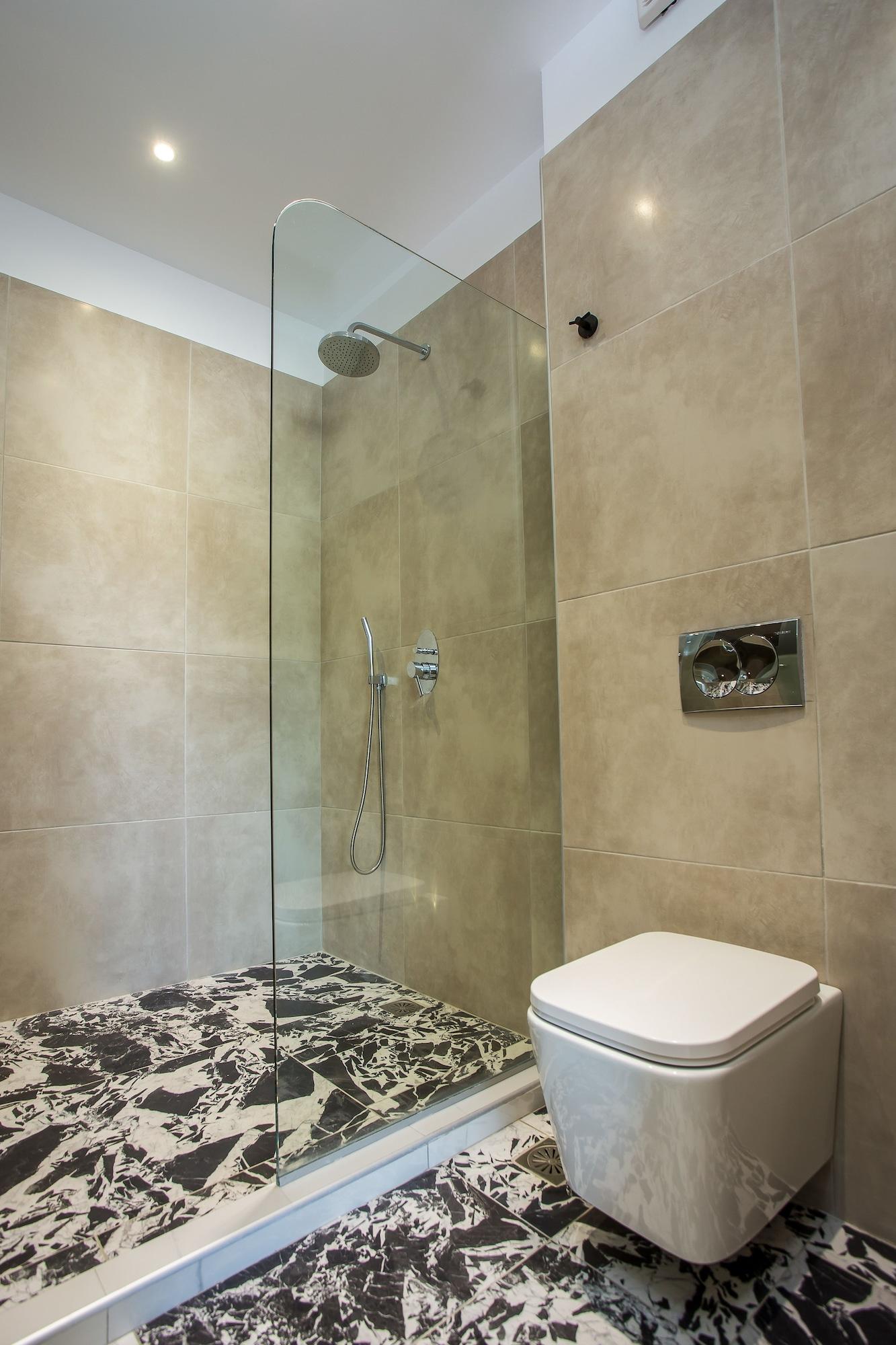Madison Boutique, 2*